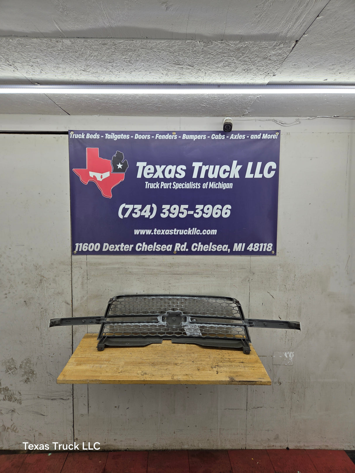 2003-2006 Chevrolet Silverado 2500 HD 3500HD 'Cateye' HD Grill OEM - Chrome