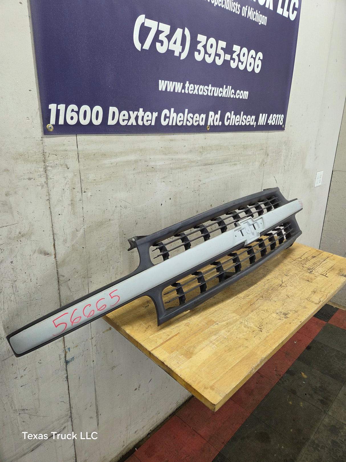 1999-2002 Chevrolet Silverado 1500 2500 3500 Grill OEM