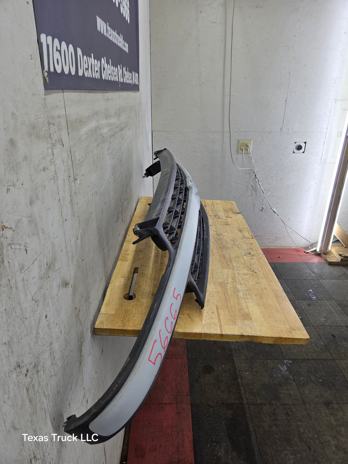 1999-2002 Chevrolet Silverado 1500 2500 3500 Grill OEM