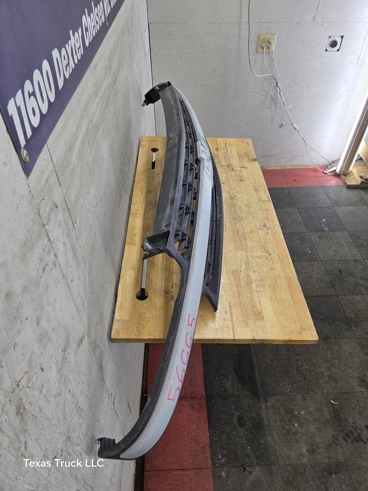 1999-2002 Chevrolet Silverado 1500 2500 3500 Grill OEM