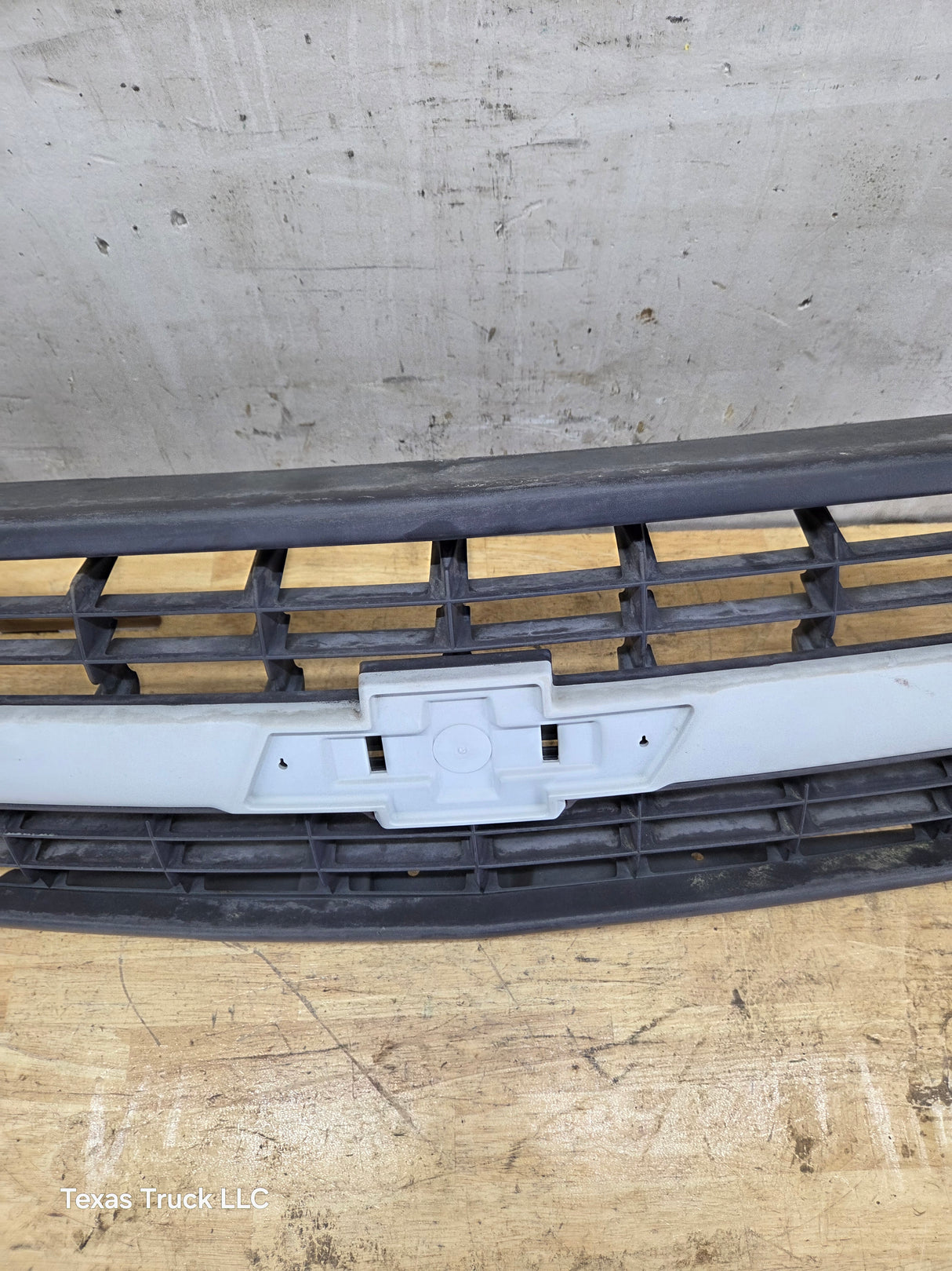 1999-2002 Chevrolet Silverado 1500 2500 3500 Grill OEM