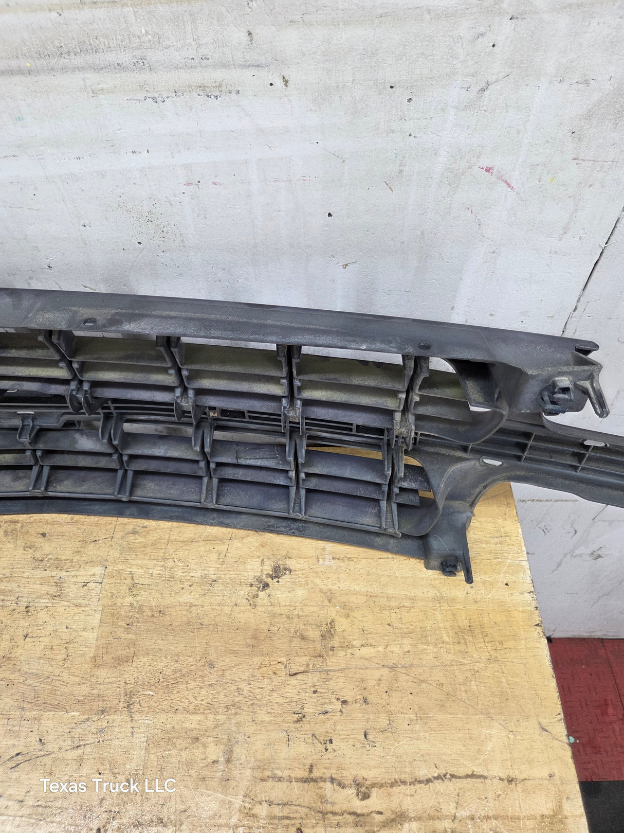 1999-2002 Chevrolet Silverado 1500 2500 3500 Grill OEM