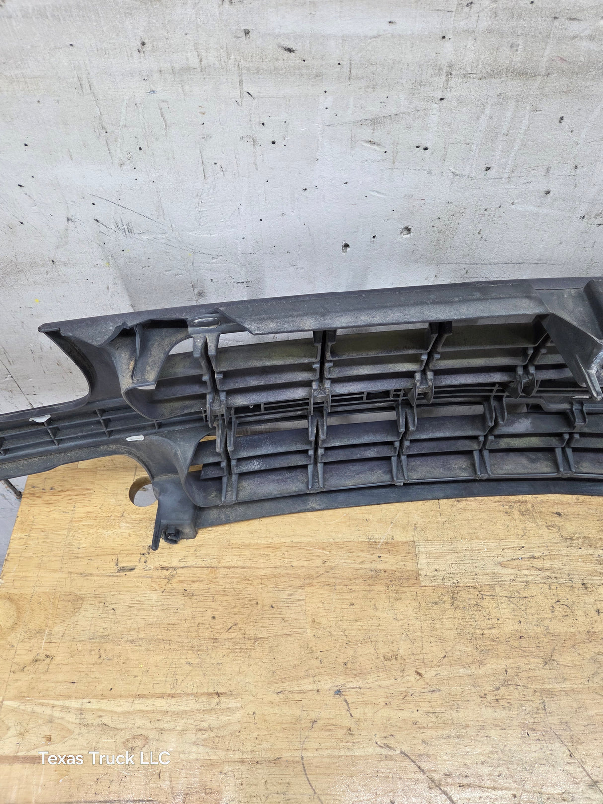1999-2002 Chevrolet Silverado 1500 2500 3500 Grill OEM