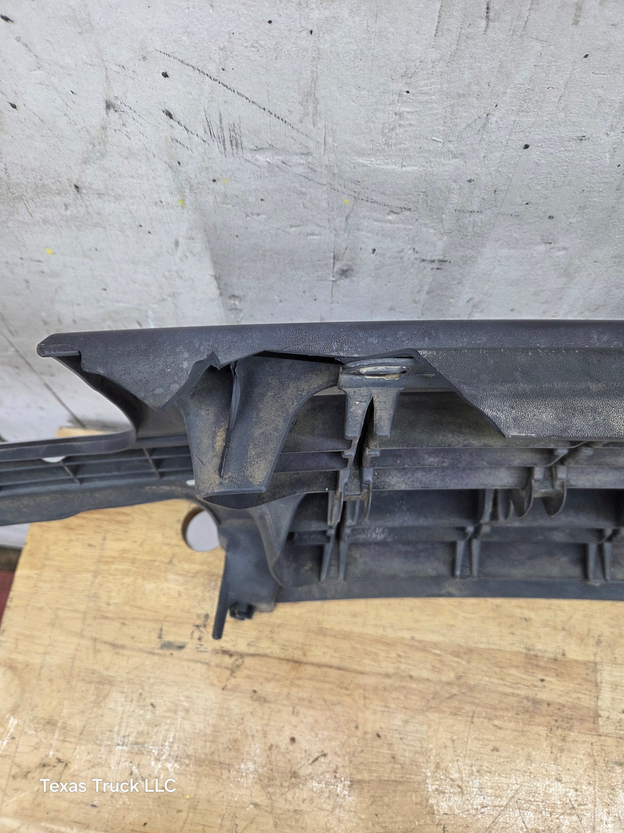 1999-2002 Chevrolet Silverado 1500 2500 3500 Grill OEM