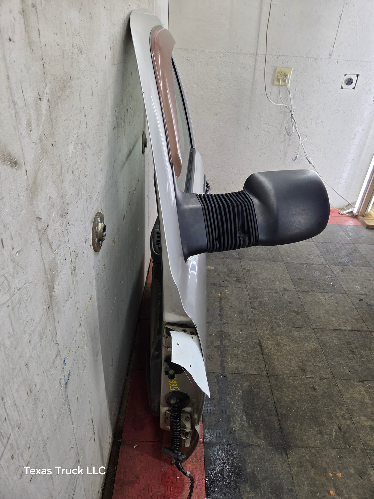 1999-2006 Chevrolet Silverado / GMC Sierra 1500 2500 3500 HD Front Driver Side Door LH - Fine Silver Birch Metallic