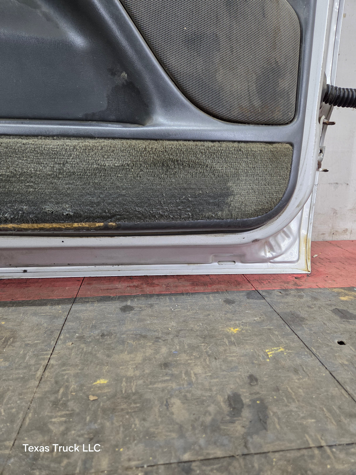 1999-2006 Chevrolet Silverado / GMC Sierra 1500 2500 3500 HD Front Driver Side Door LH - Fine Silver Birch Metallic