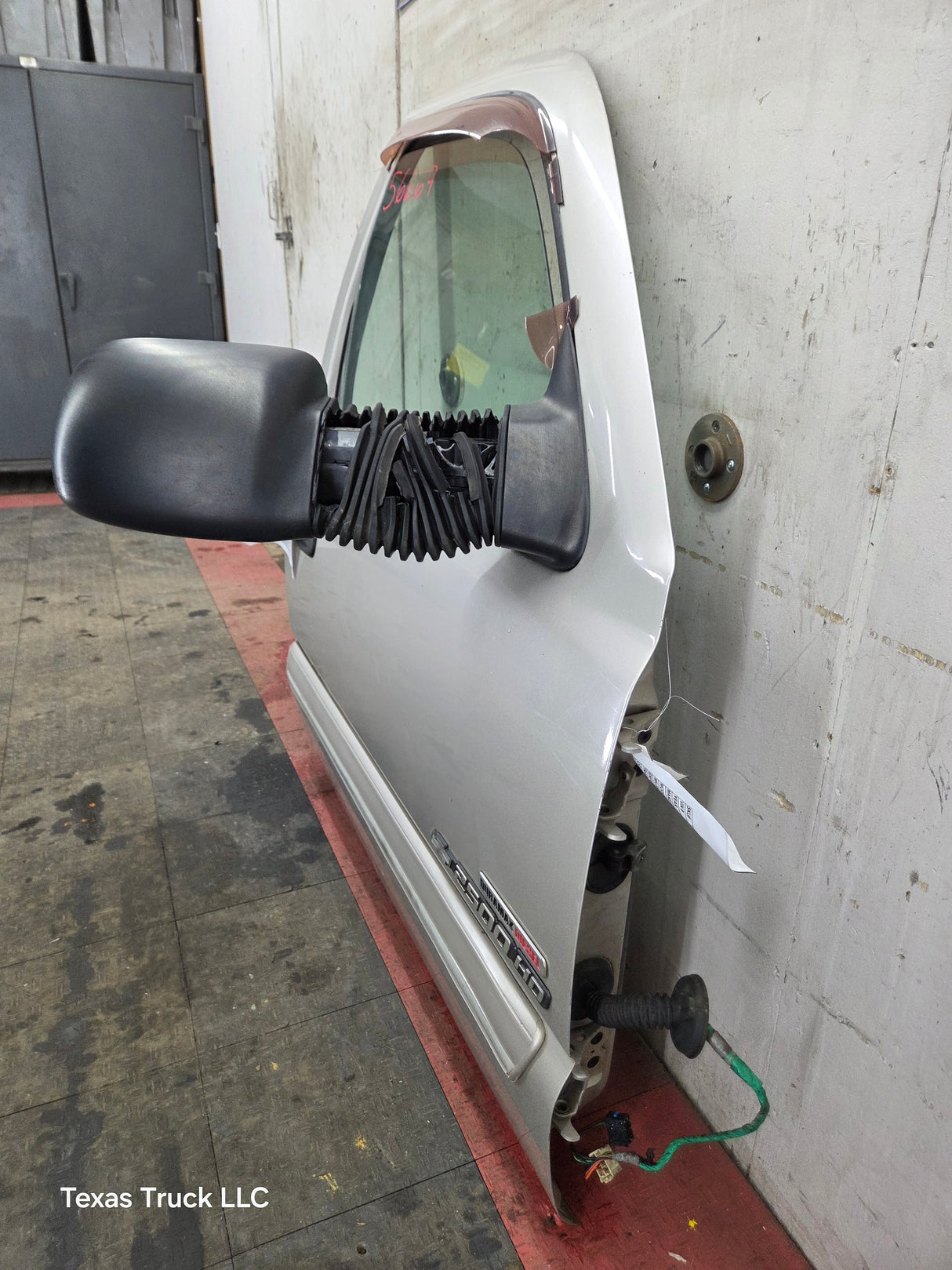 1999-2006 Chevrolet Silverado / GMC Sierra 1500 2500 3500 HD Front Passenger side Door RH - Fine Silver Birch Metallic