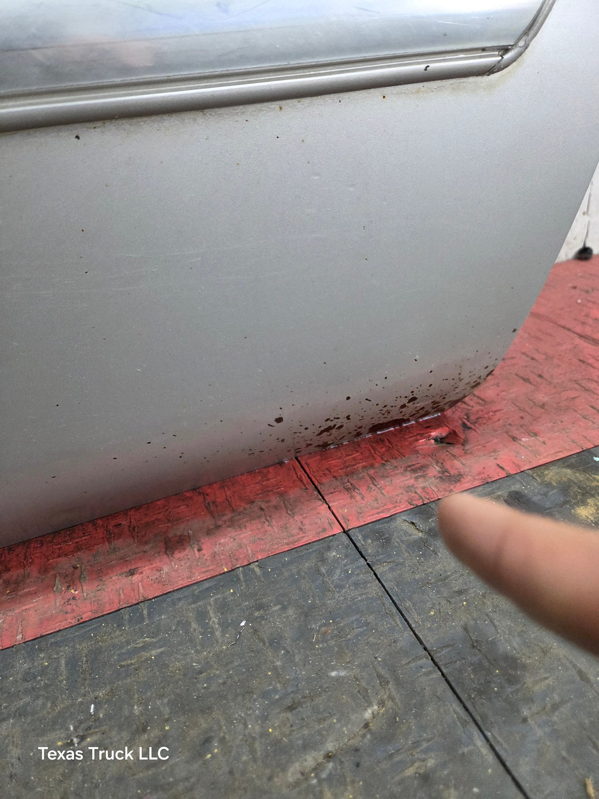 1999-2006 Chevrolet Silverado / GMC Sierra 1500 2500 3500 HD Front Passenger side Door RH - Fine Silver Birch Metallic