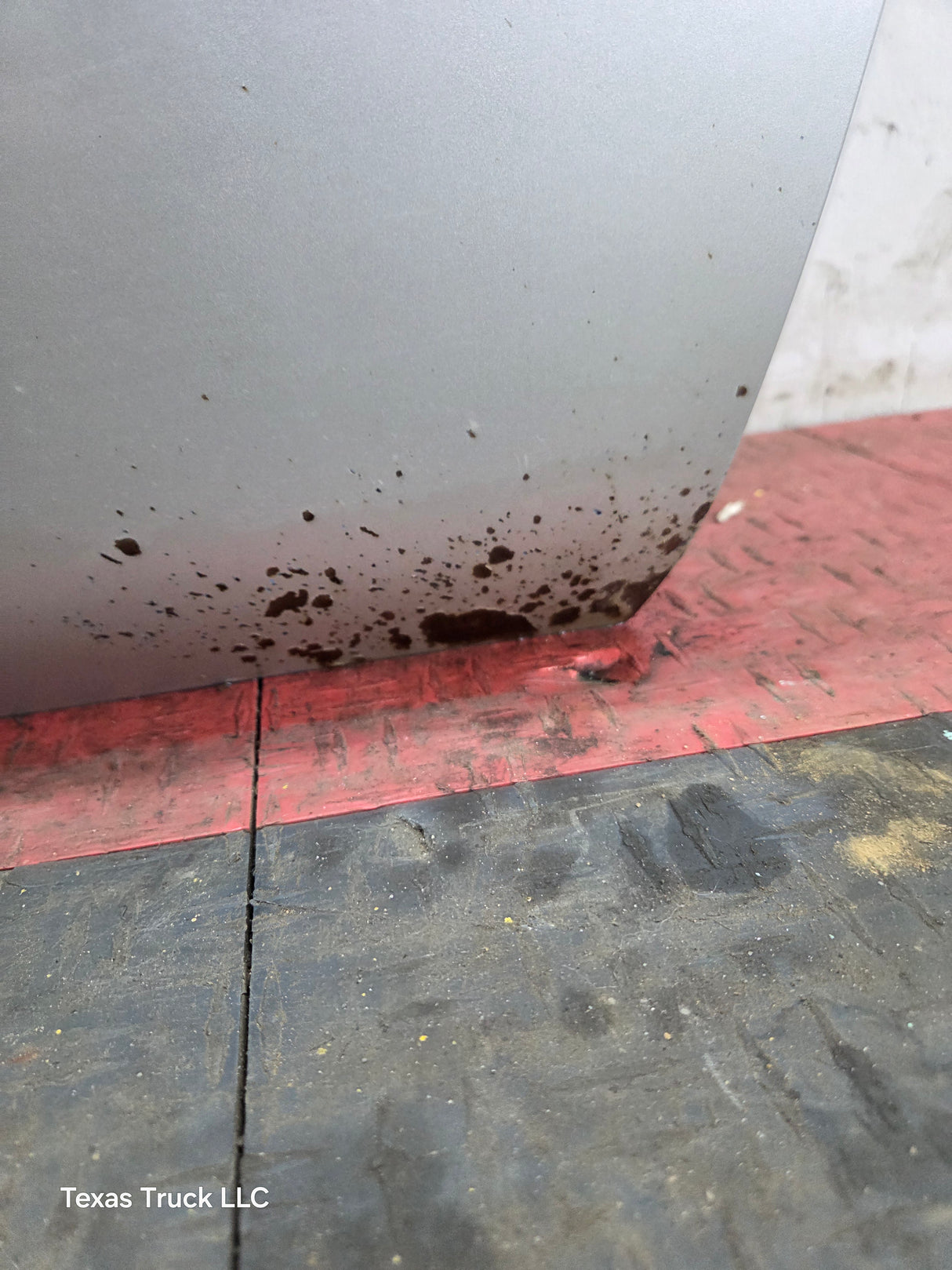 1999-2006 Chevrolet Silverado / GMC Sierra 1500 2500 3500 HD Front Passenger side Door RH - Fine Silver Birch Metallic