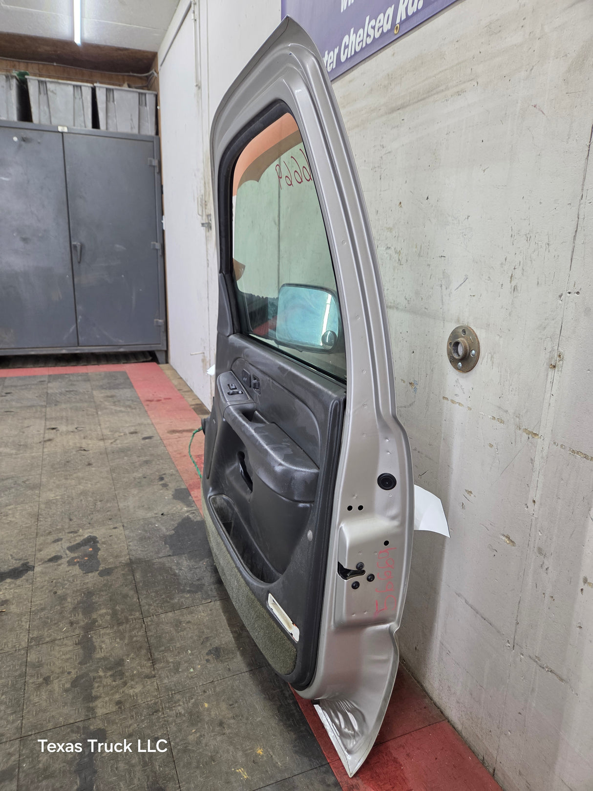 1999-2006 Chevrolet Silverado / GMC Sierra 1500 2500 3500 HD Front Passenger side Door RH - Fine Silver Birch Metallic