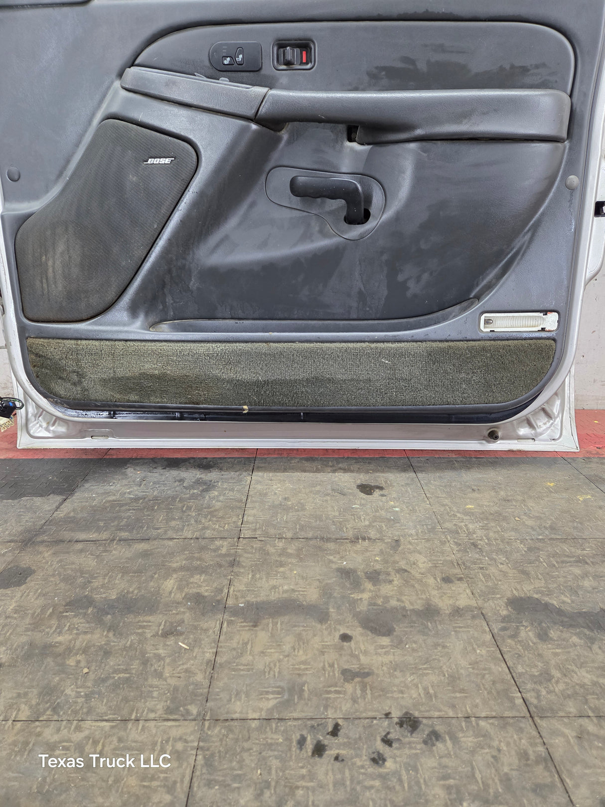 1999-2006 Chevrolet Silverado / GMC Sierra 1500 2500 3500 HD Front Passenger side Door RH - Fine Silver Birch Metallic