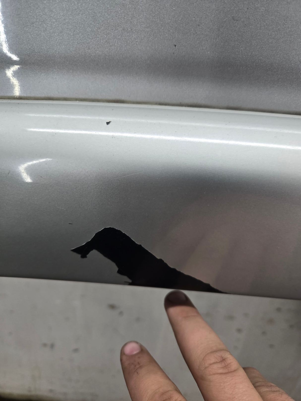 2003-2007 Chevrolet Silverado / Tahoe / Suburban 1500 2500 3500 HD LH Driver Side "Cateye" Front Fender - Fine Silver Birch Metallic