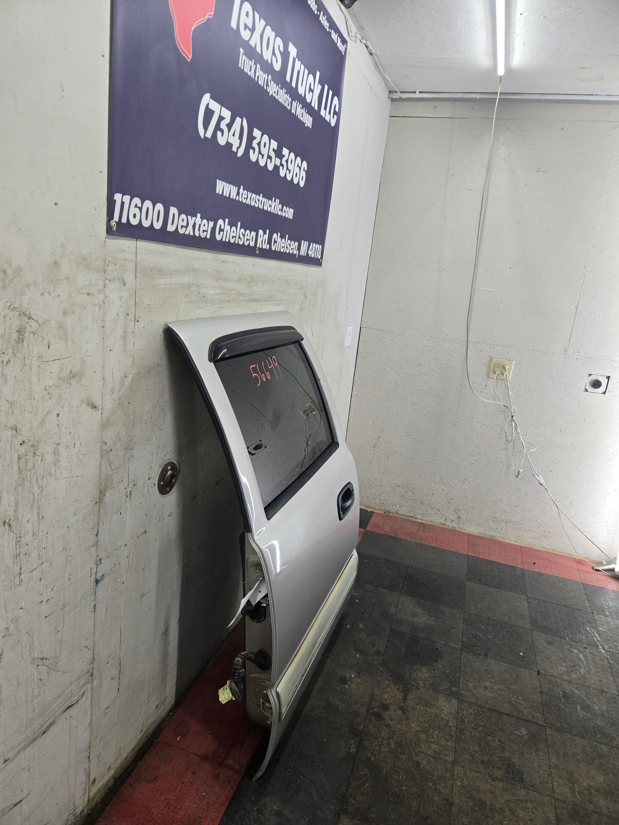 1999-2007 Chevrolet Silverado / GMC Sierra 1500 2500 3500 HD Rear Driver side LH Crew Cab rear door - Fine Silver Birch Metallic