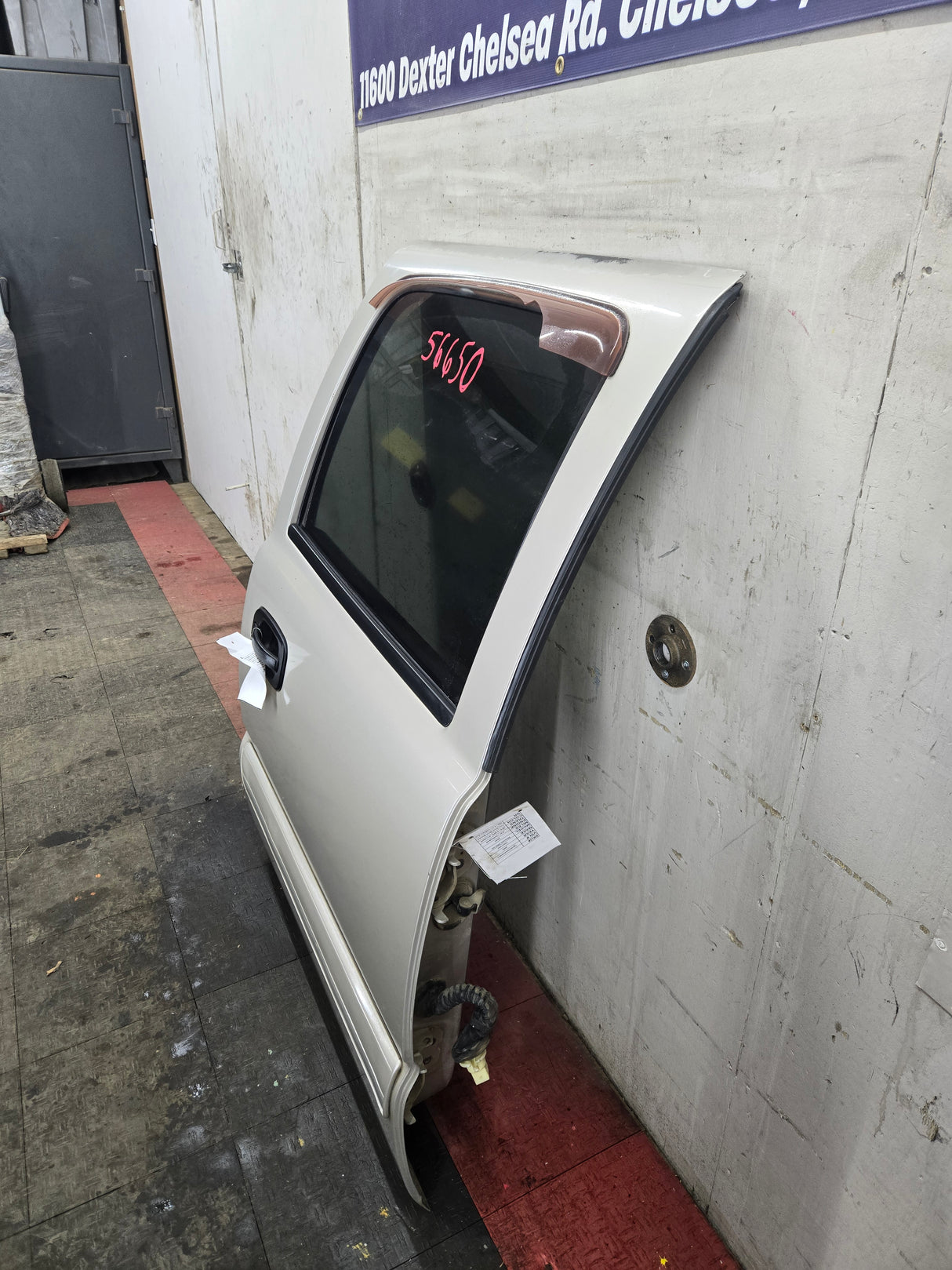 1999-2006 Chevrolet Silverado / GMC Sierra 1500 2500 3500 HD Rear Passenger side Crew Cab rear door RH - Fine Silver Birch Metallic