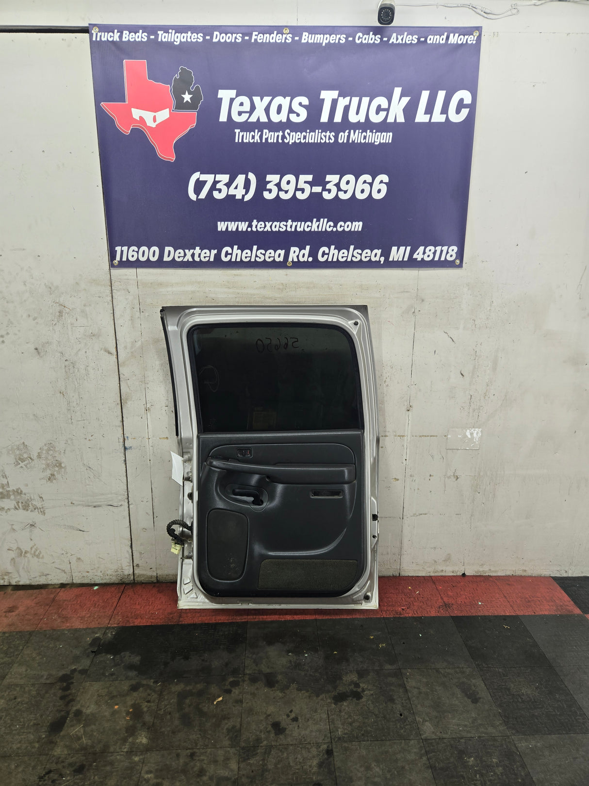 1999-2006 Chevrolet Silverado / GMC Sierra 1500 2500 3500 HD Rear Passenger side Crew Cab rear door RH - Fine Silver Birch Metallic