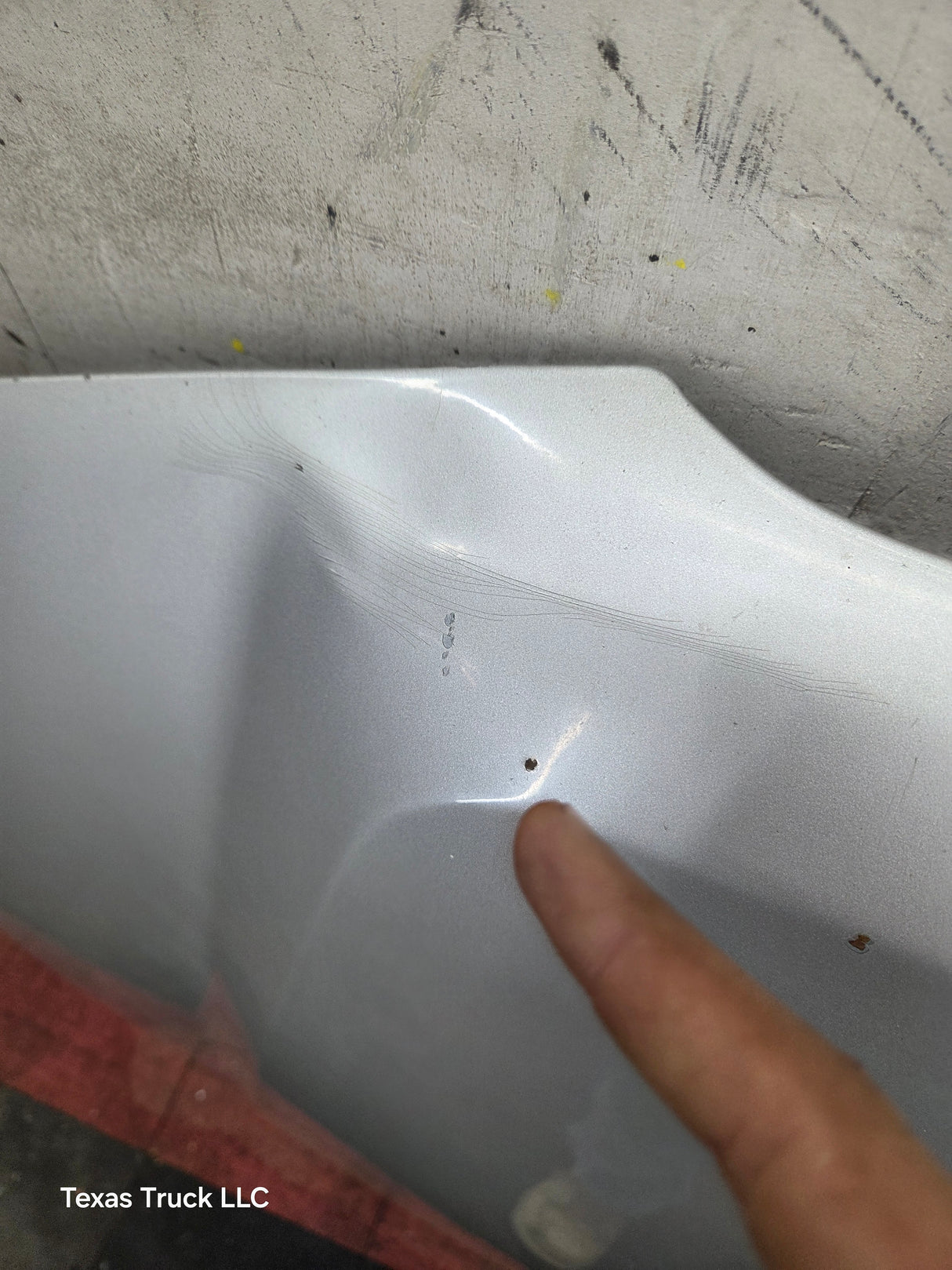 2003-2006 Chevrolet Silverado 2500 3500 Cateye HD Hood OEM - Fine Silver Birch Metallic