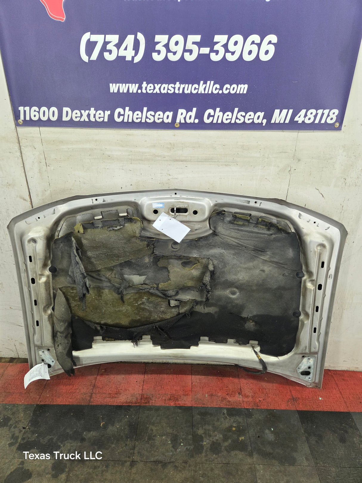 2003-2006 Chevrolet Silverado 2500 3500 Cateye HD Hood OEM - Fine Silver Birch Metallic