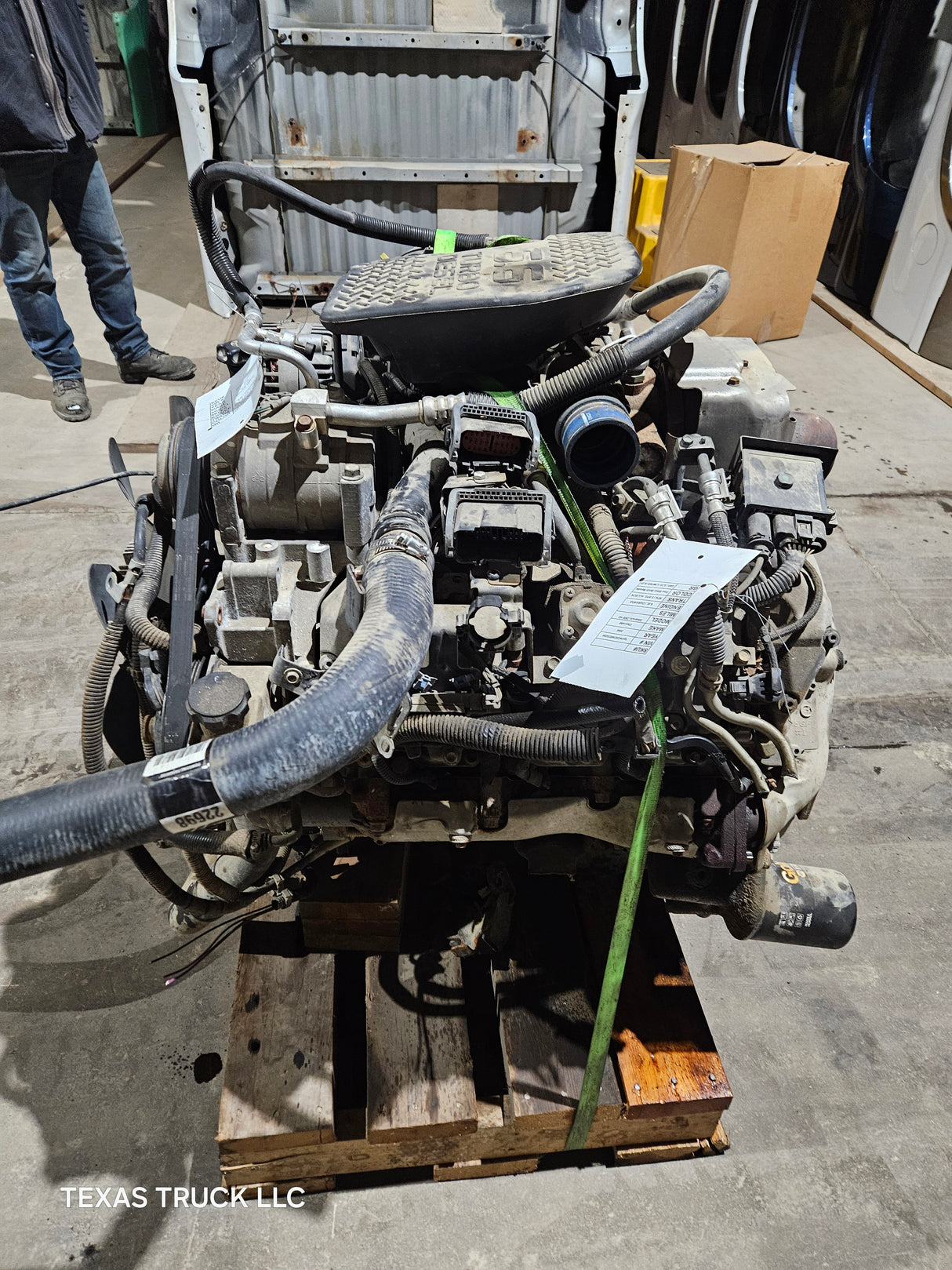 2005 LLY Duramax Diesel 6.6L Engine Runs CYL 3 Bad Injector/Misfire