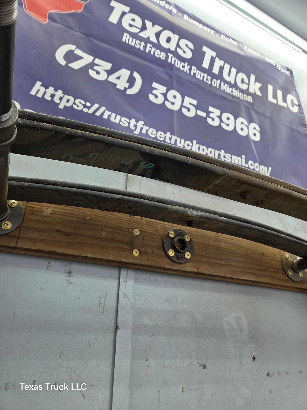 1999-2004 Ford F250 F350 Super Duty Excursion Front Leaf Springs - Pair