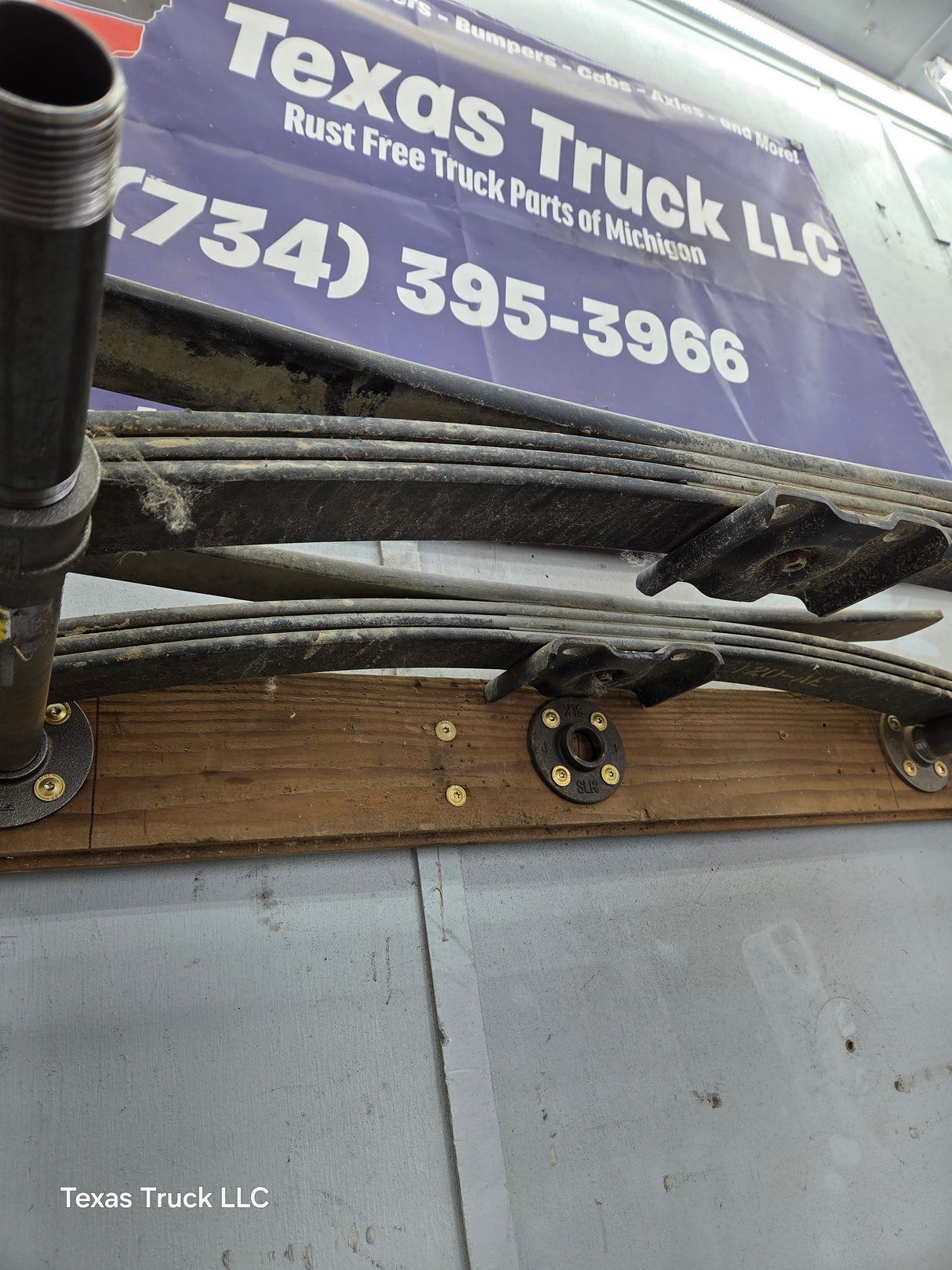 2002-2008 Dodge Ram 1500 Rear Leaf Springs 52113120 AE - Pair