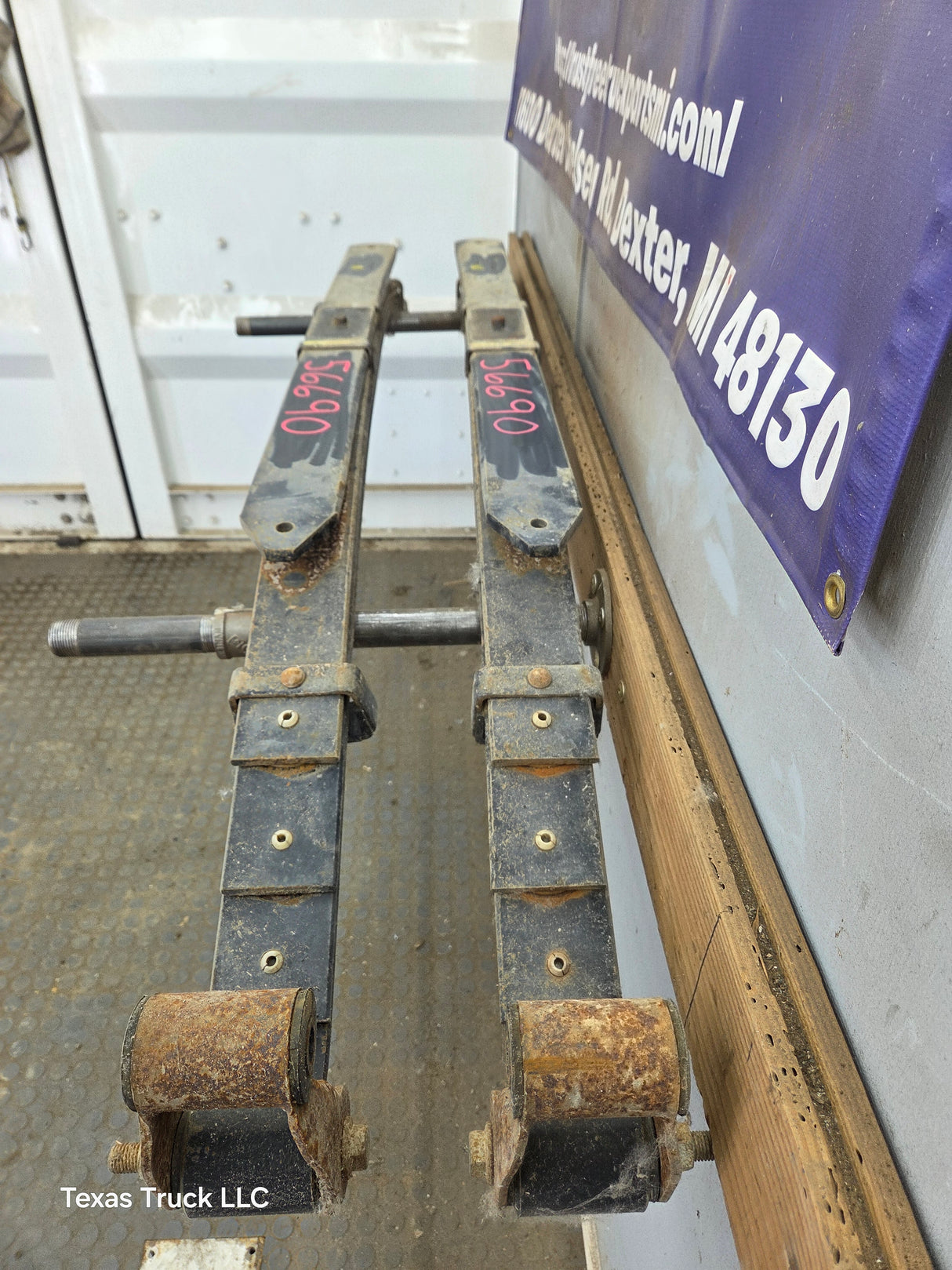 2008-2010 Ford F250 F350 Super Duty Rear Leaf Spring - Pair
