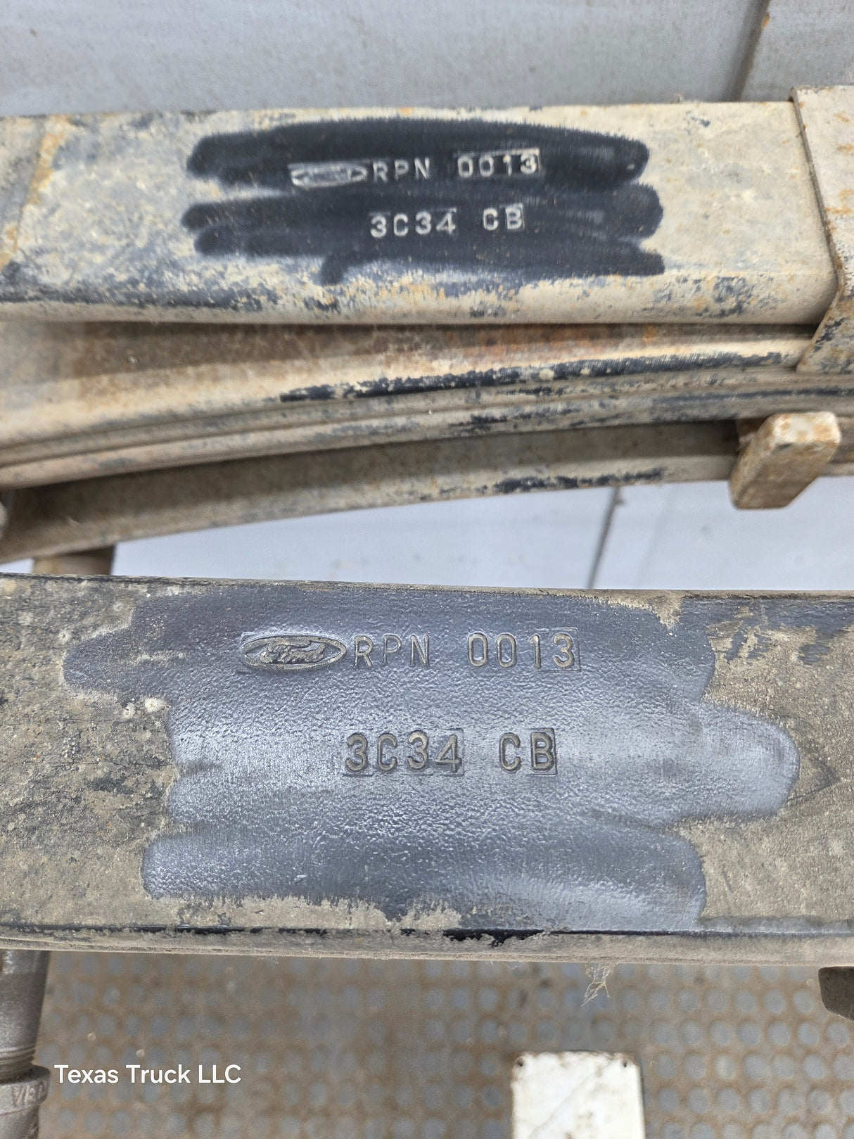 1999-2007 Ford F250 F350 Super Duty Rear Leaf Springs - Pair