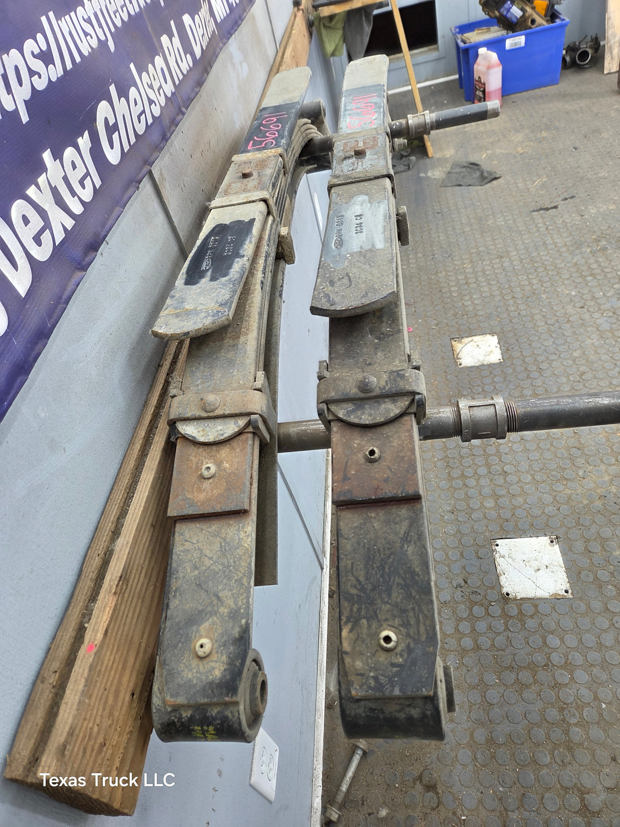 1999-2007 Ford F250 F350 Super Duty Rear Leaf Springs - Pair