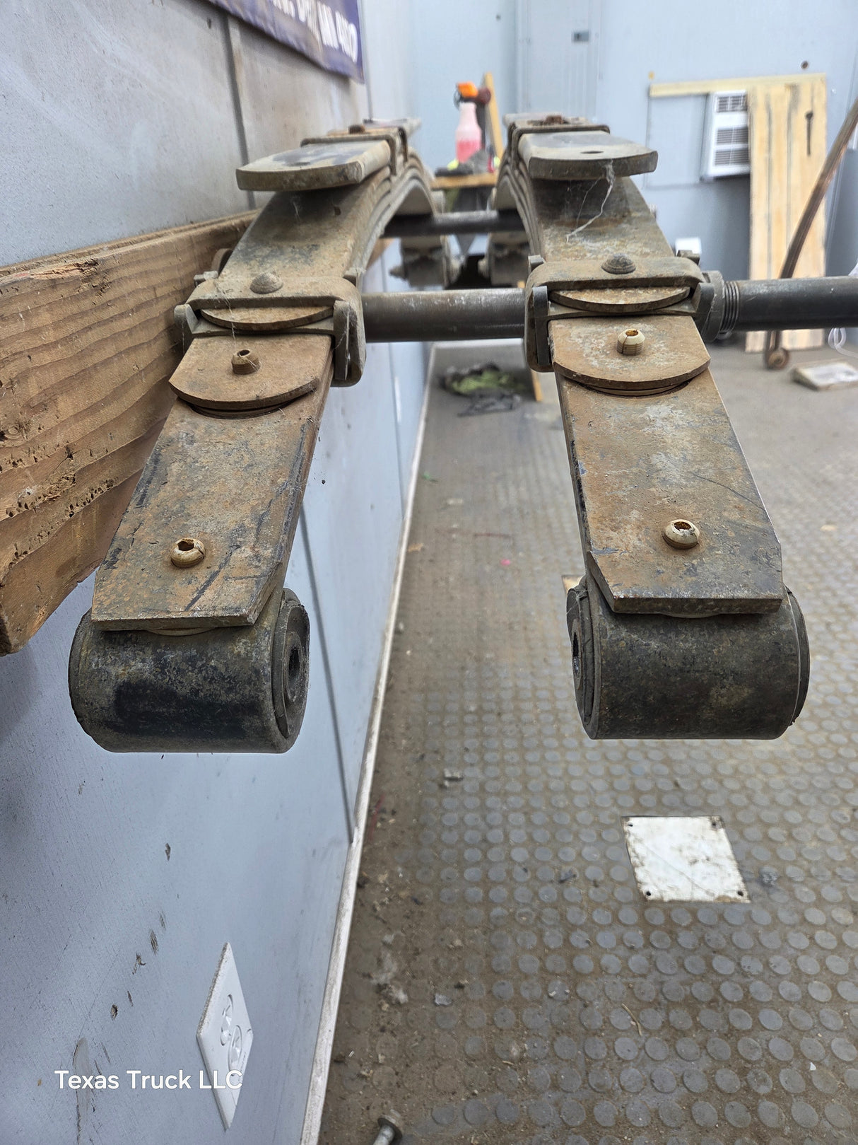 1999-2007 Ford F250 F350 Super Duty Rear Leaf Springs - Pair