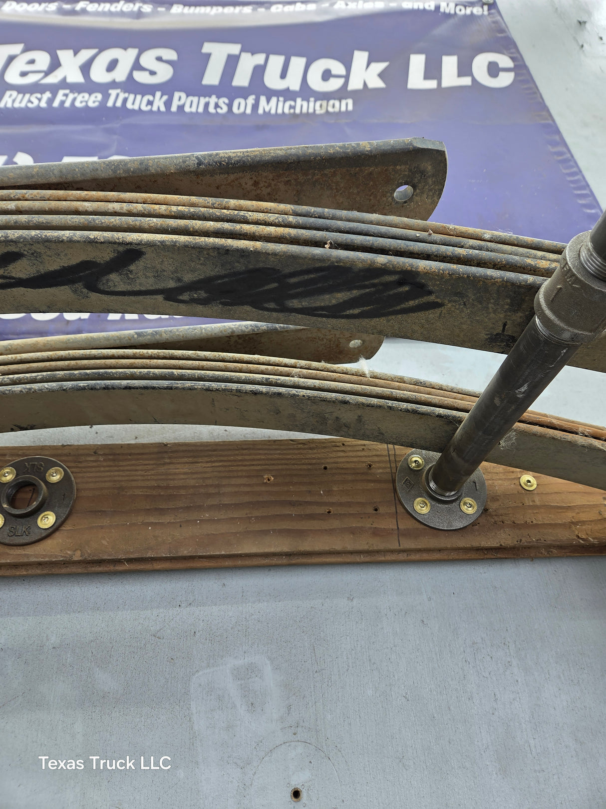 1999-2007 Ford F250 F350 Super Duty Rear Leaf Springs - Pair