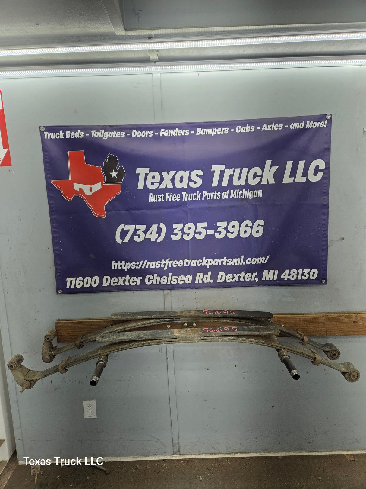 1999-2006 Chevrolet Silverado / GMC Sierra 1500 Rear Leaf Spring - Pair 15765129