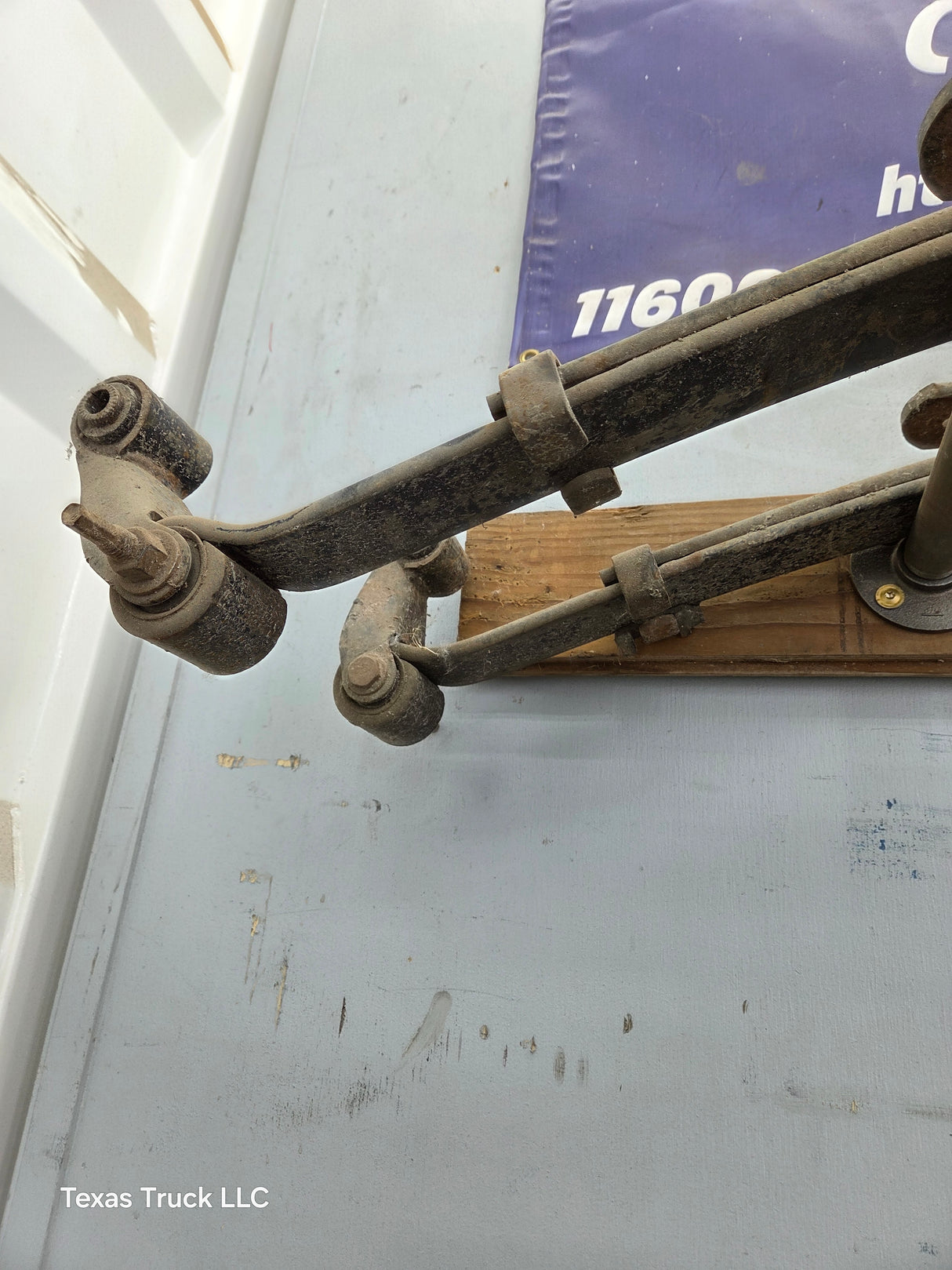 1999-2006 Chevrolet Silverado / GMC Sierra 1500 Rear Leaf Spring - Pair 15765129