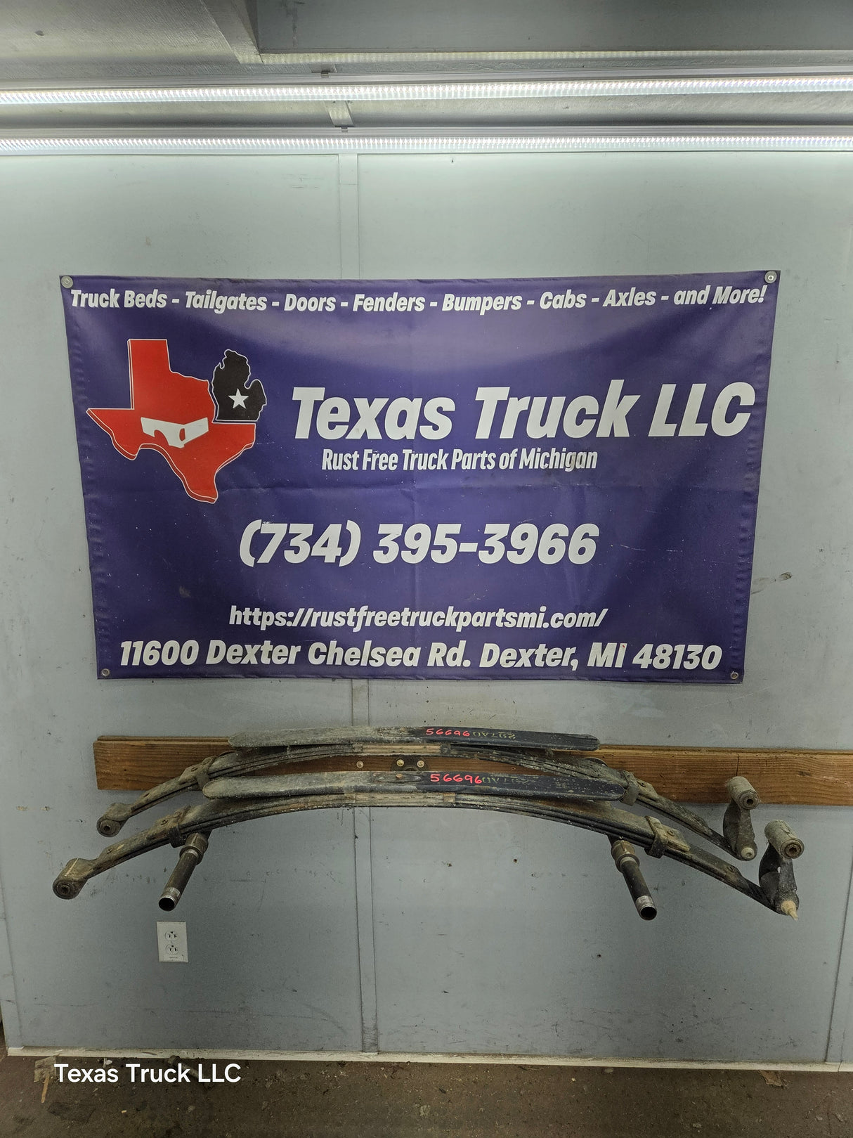 1994-2001 2nd Gen Dodge Ram 1500 Rear Leaf Springs 52106297 AD - Pair