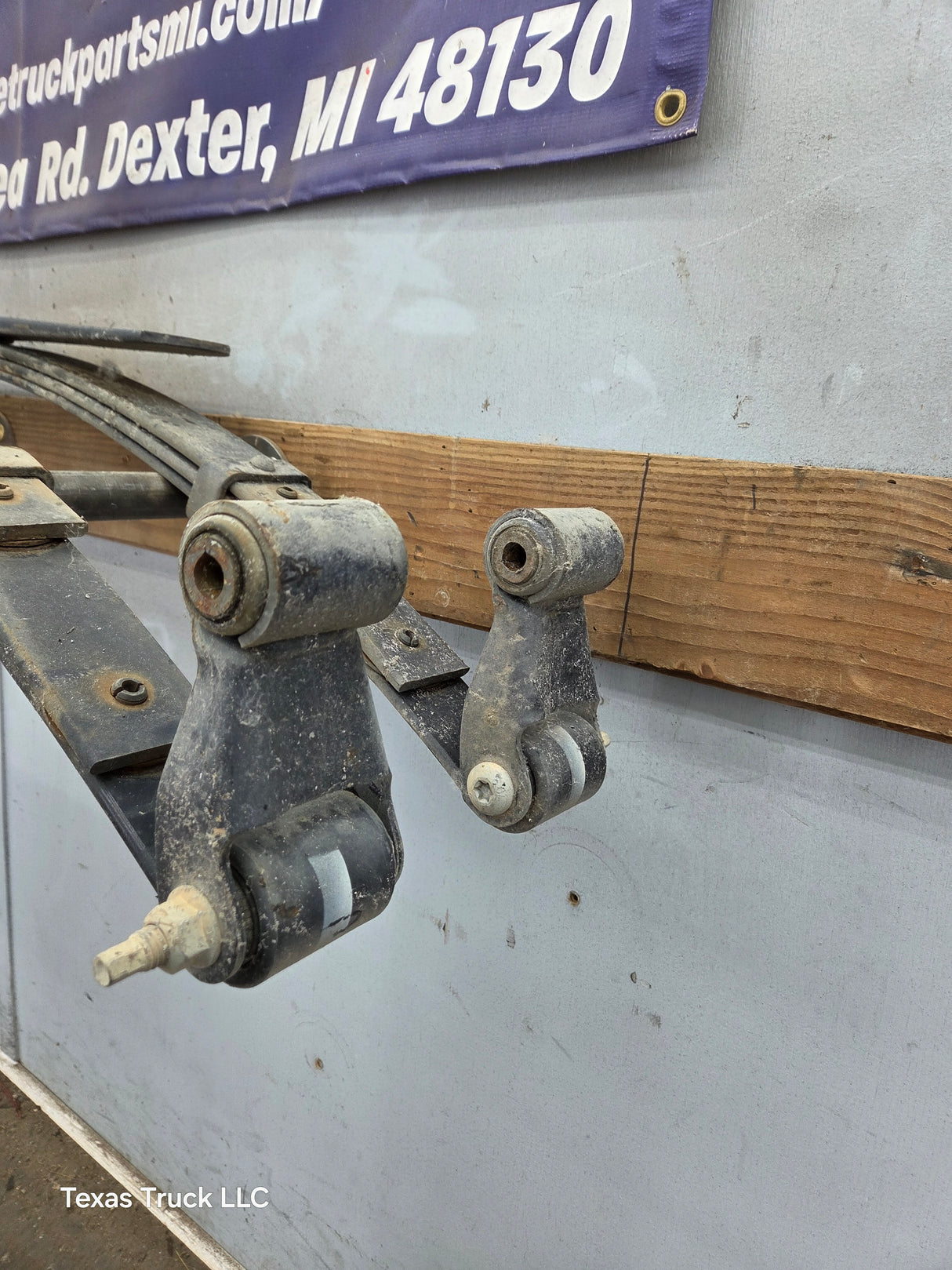 1994-2001 2nd Gen Dodge Ram 1500 Rear Leaf Springs 52106297 AD - Pair