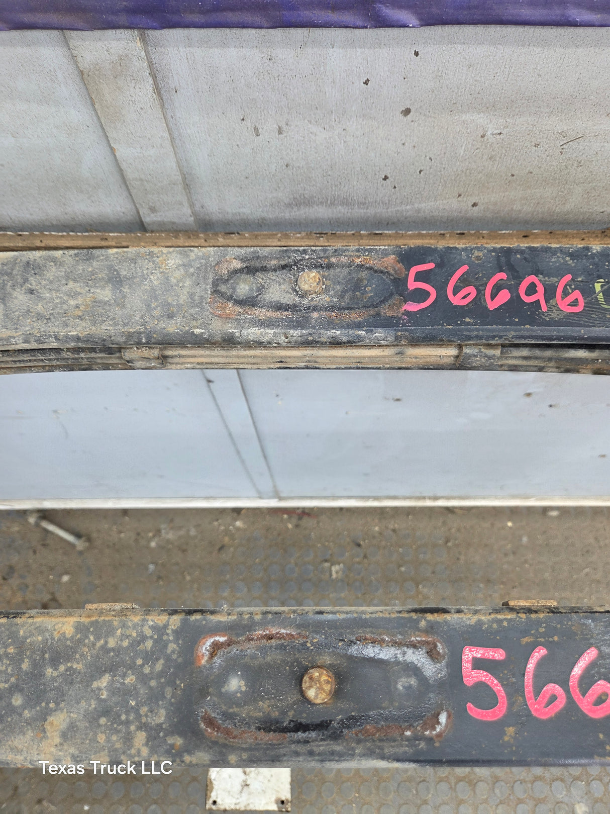 1994-2001 2nd Gen Dodge Ram 1500 Rear Leaf Springs 52106297 AD - Pair