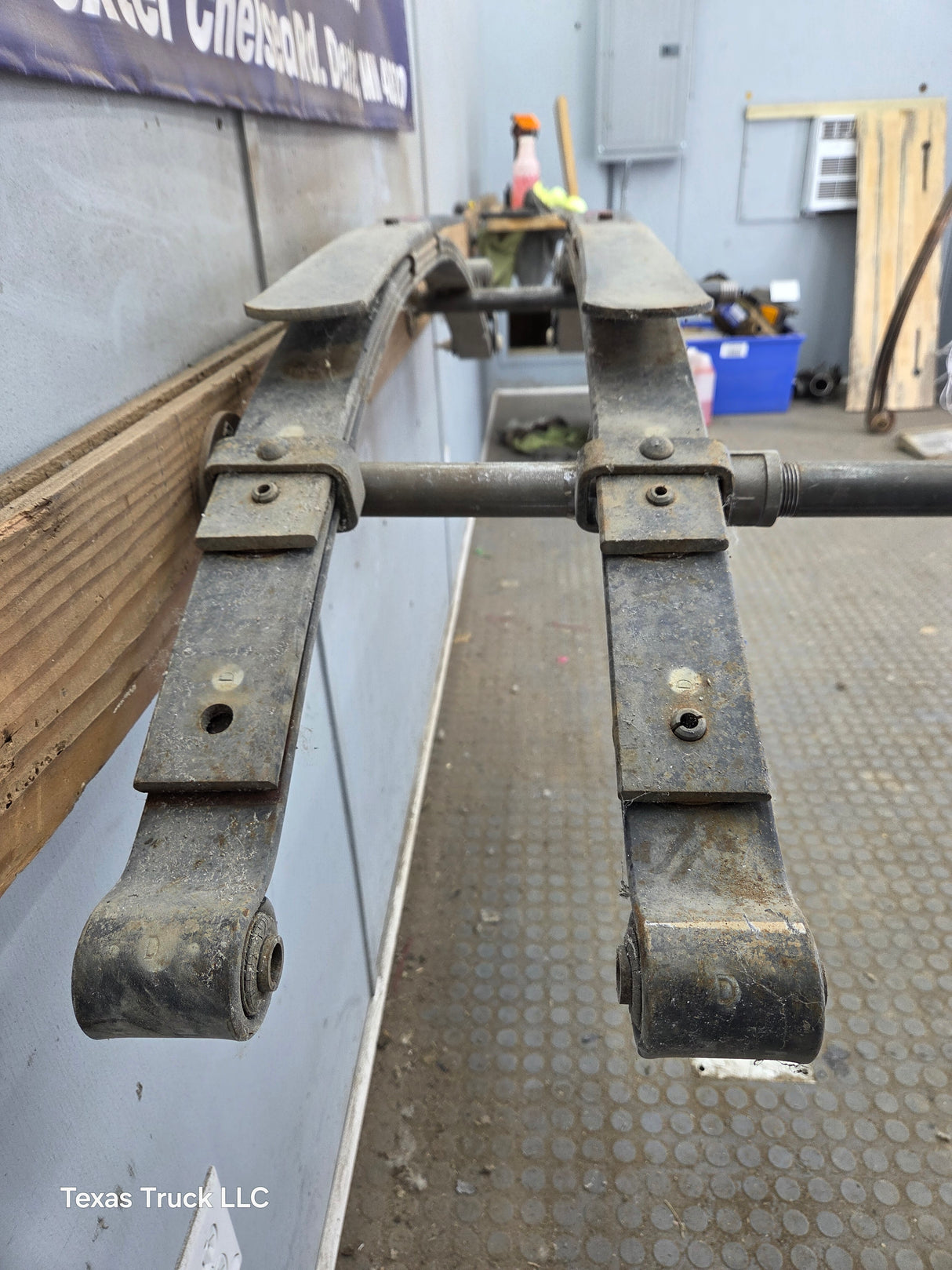 1994-2001 2nd Gen Dodge Ram 1500 Rear Leaf Springs 52106297 AD - Pair