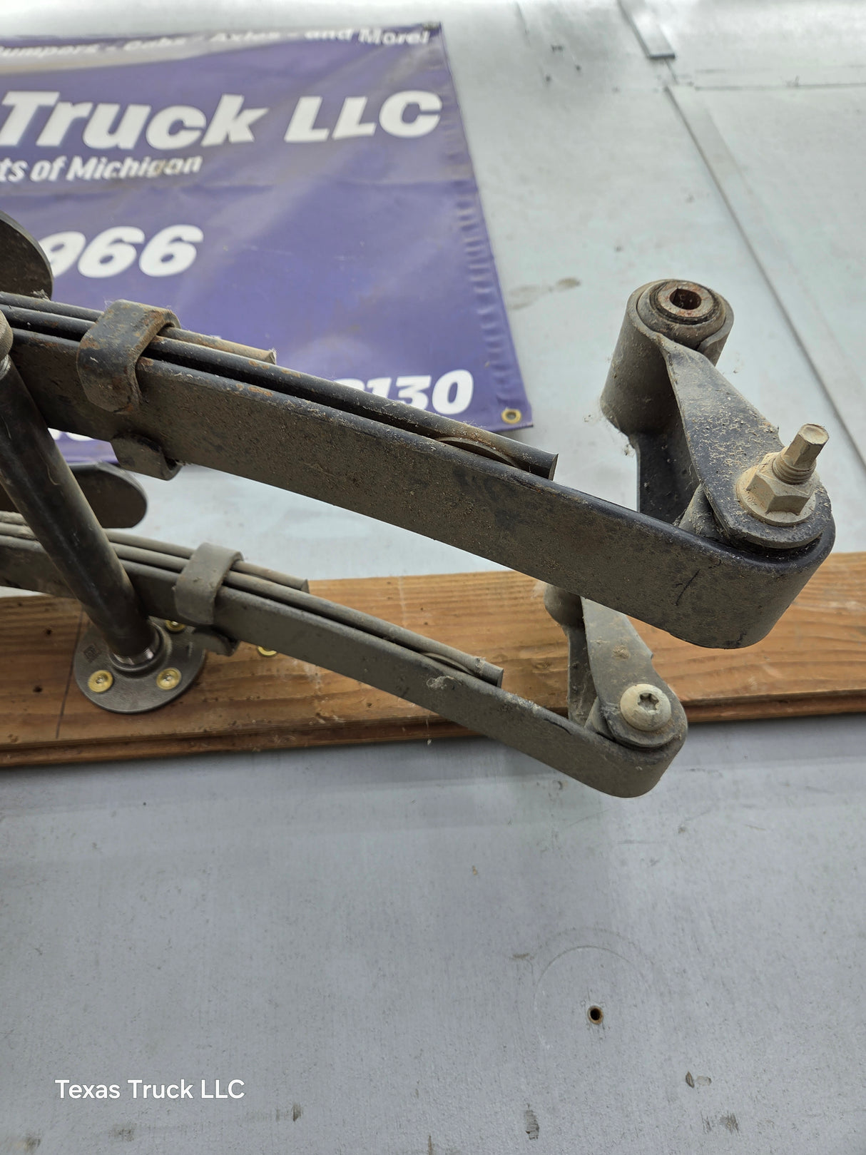 1994-2001 2nd Gen Dodge Ram 1500 Rear Leaf Springs 52106297 AD - Pair