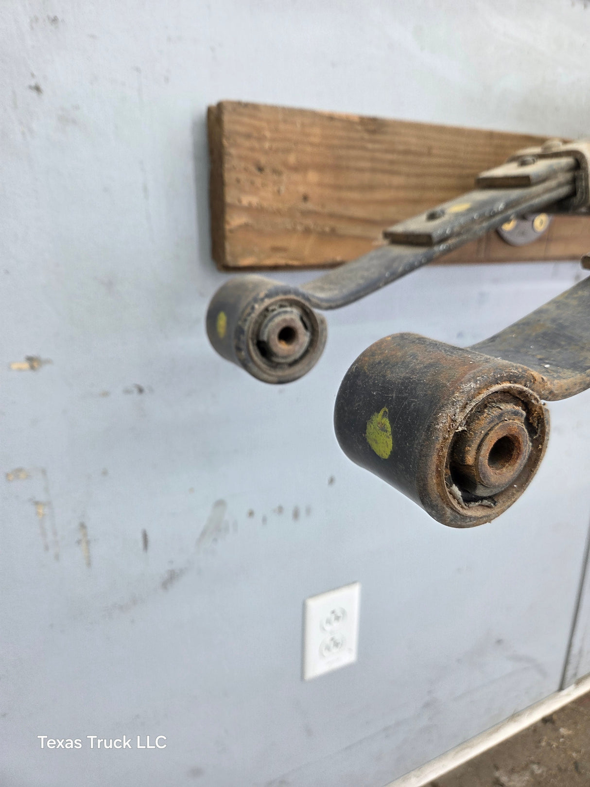 2002-2008 Dodge Ram 1500 Rear Leaf Springs 52113120AD - Pair