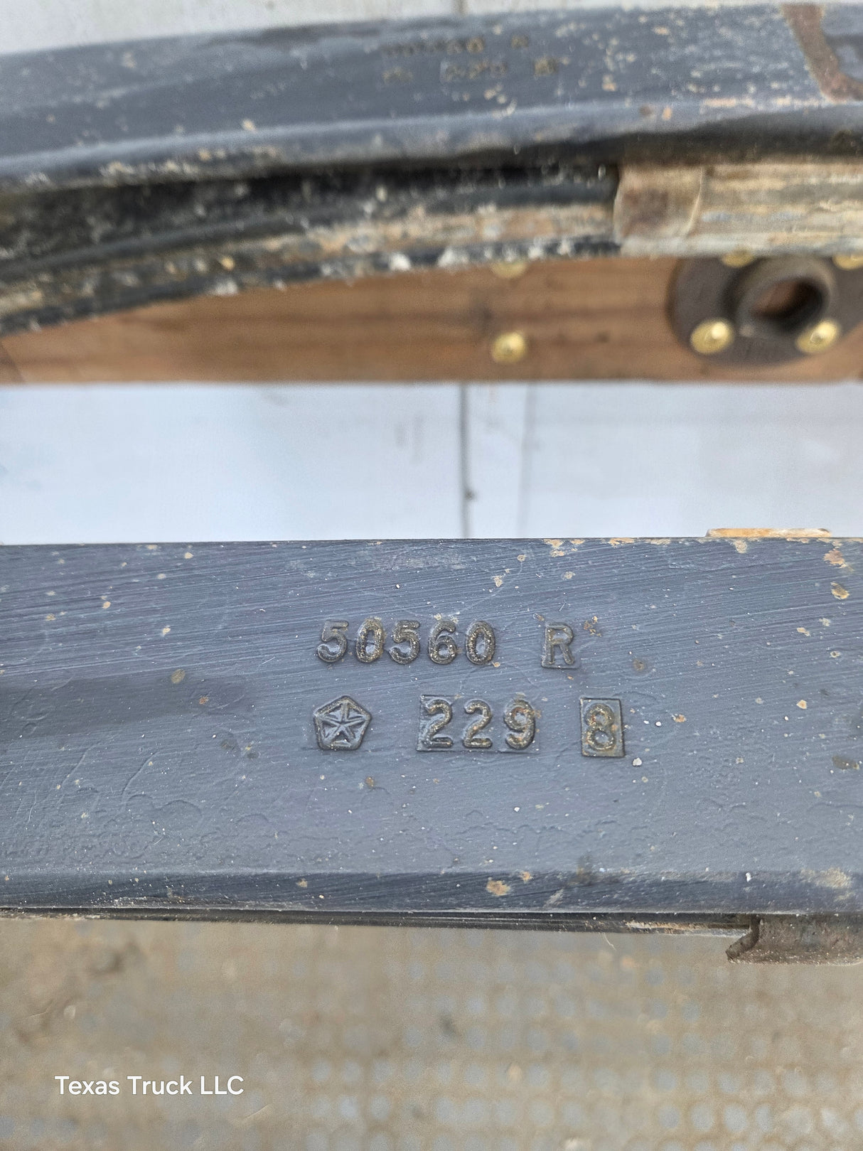 1994-2001 2nd Gen Dodge Ram 1500 Rear Leaf Springs 52106291 AD - Pair