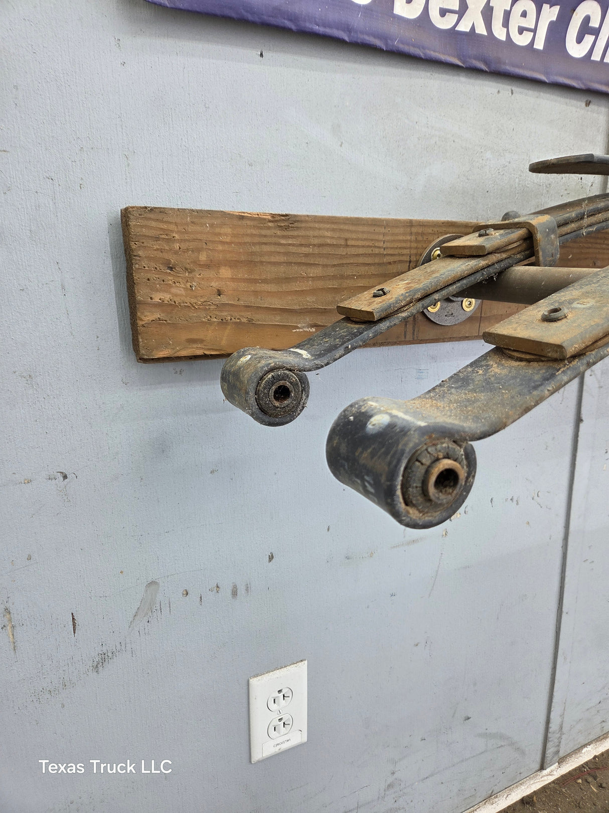 1994-2001 2nd Gen Dodge Ram 1500 Rear Leaf Springs 52106291 AD - Pair