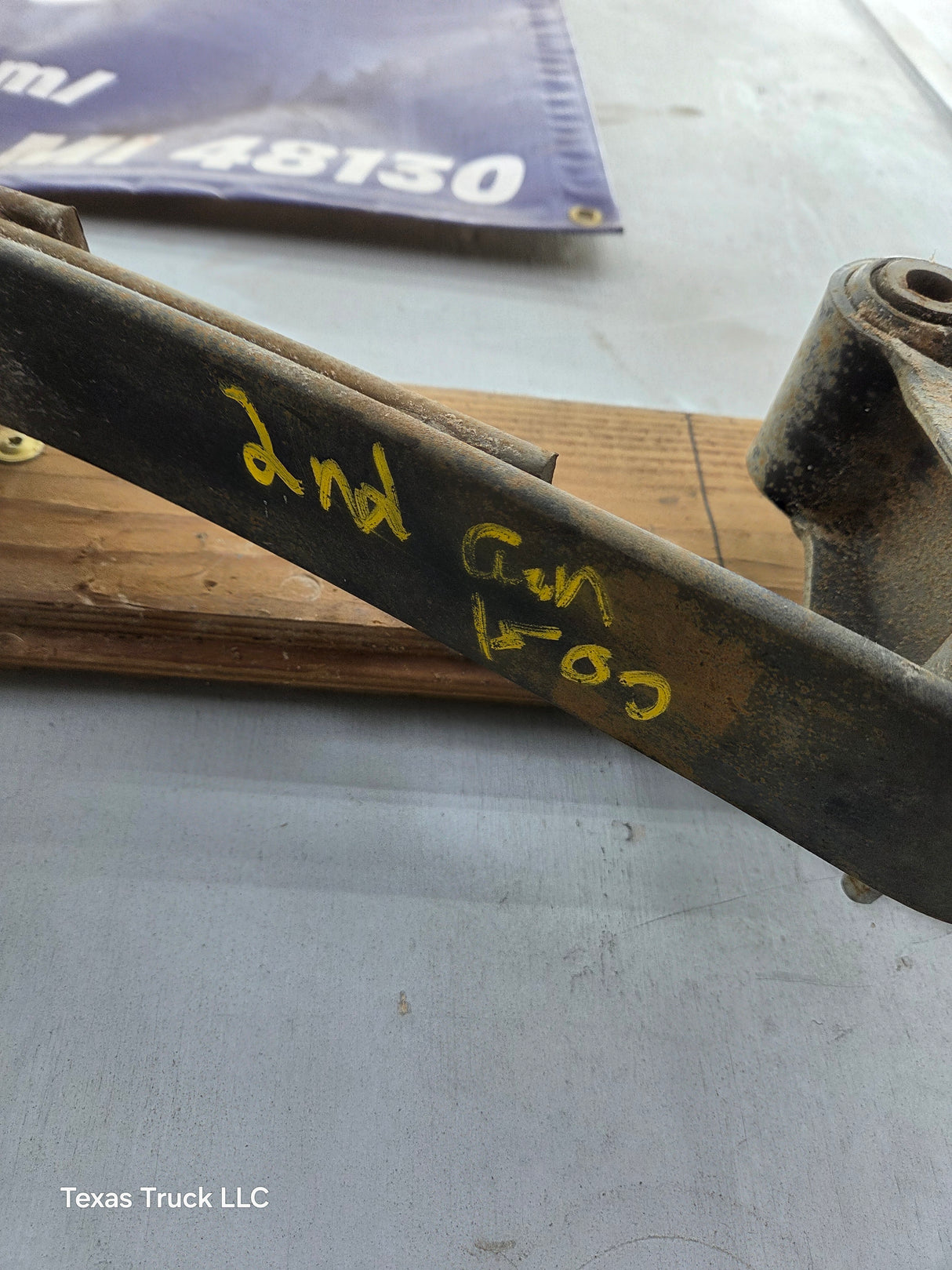 1994-2001 2nd Gen Dodge Ram 1500 Rear Leaf Springs 52106291 AD - Pair