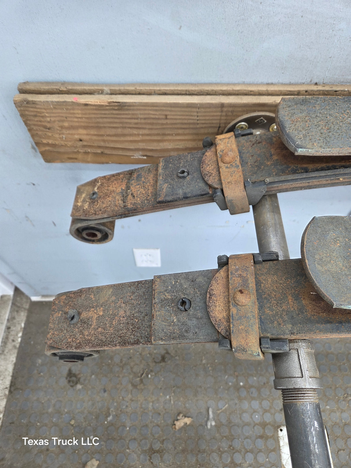 1999-2007 Ford F250 F350 Super Duty Rear Leaf Springs - Pair