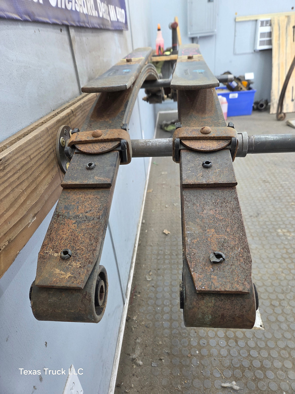 1999-2007 Ford F250 F350 Super Duty Rear Leaf Springs - Pair