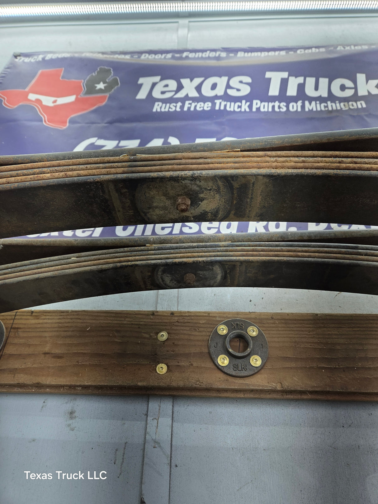 1999-2007 Ford F250 F350 Super Duty Rear Leaf Springs - Pair