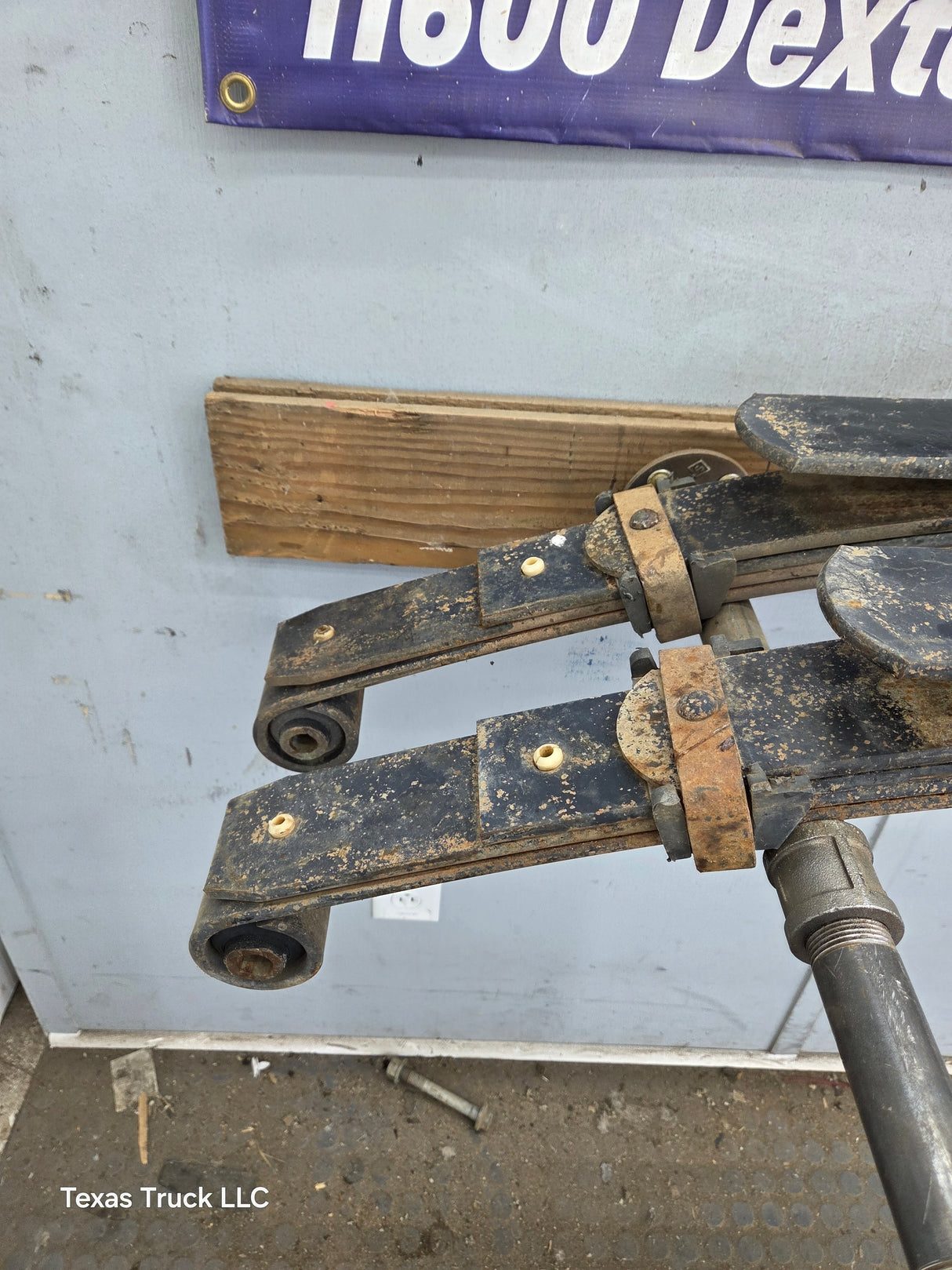 1999-2007 Ford F250 F350 Super Duty Rear Leaf Spring - Pair