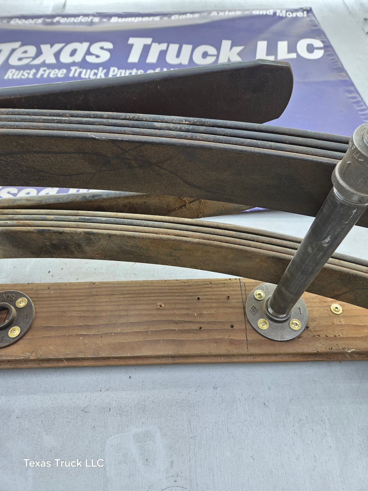 1999-2007 Ford F250 F350 Super Duty Rear Leaf Spring - Pair