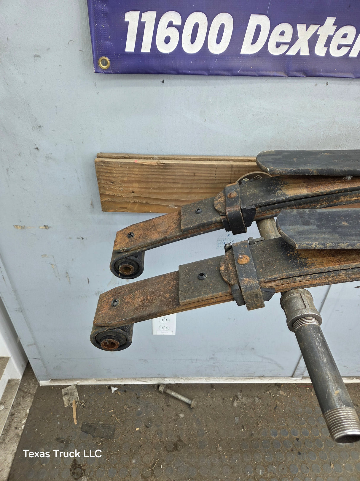 1999-2007 Ford F250 F350 Super Duty Rear Leaf Springs - Pair