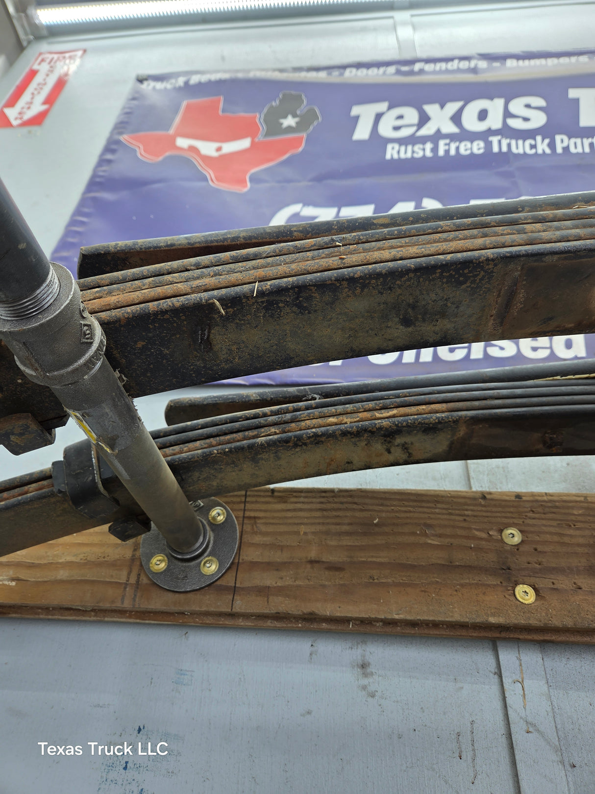 1999-2007 Ford F250 F350 Super Duty Rear Leaf Springs - Pair