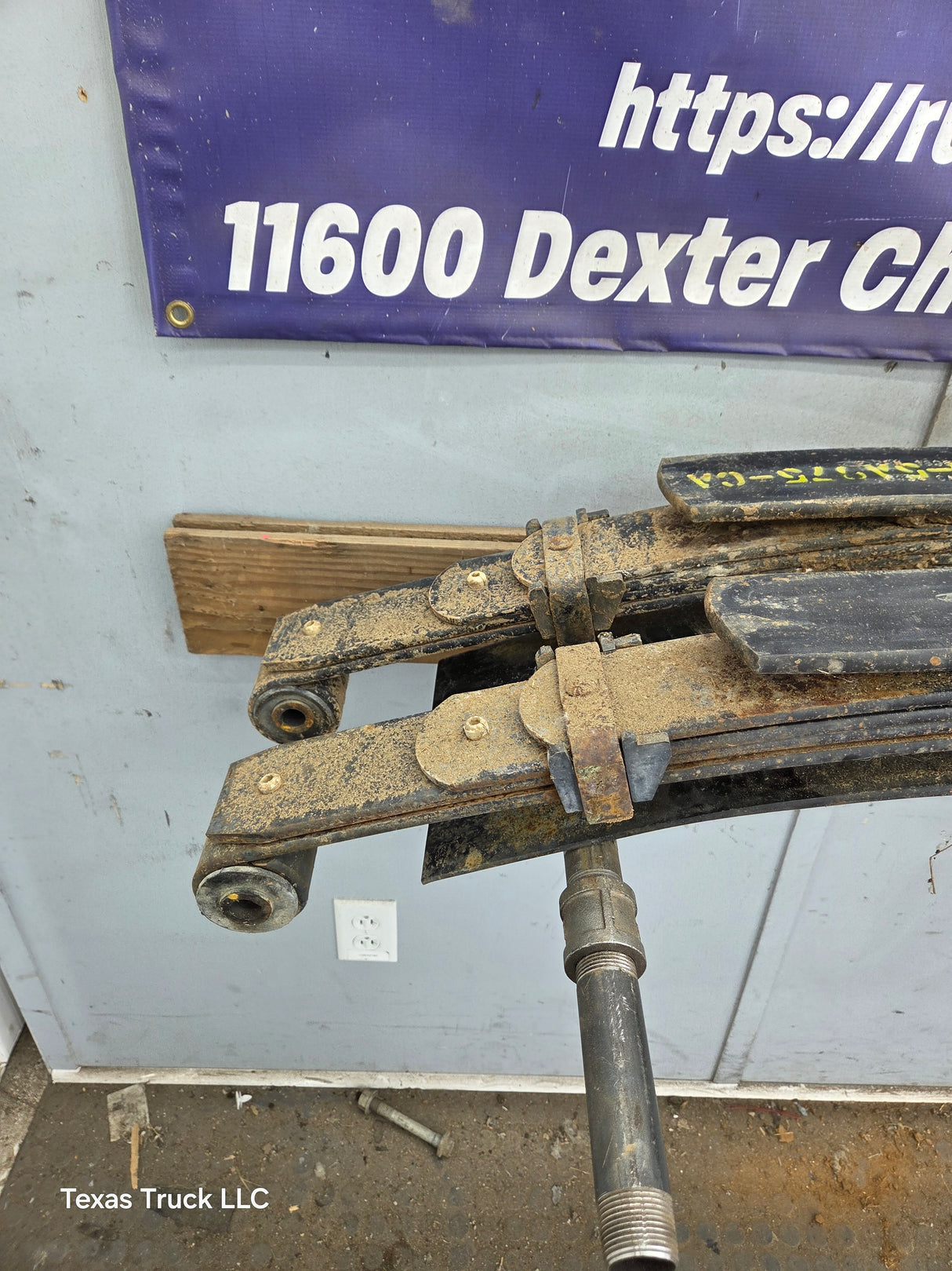 1999-2007 Ford F250 F350 Super Duty Rear Leaf Spring - Pair