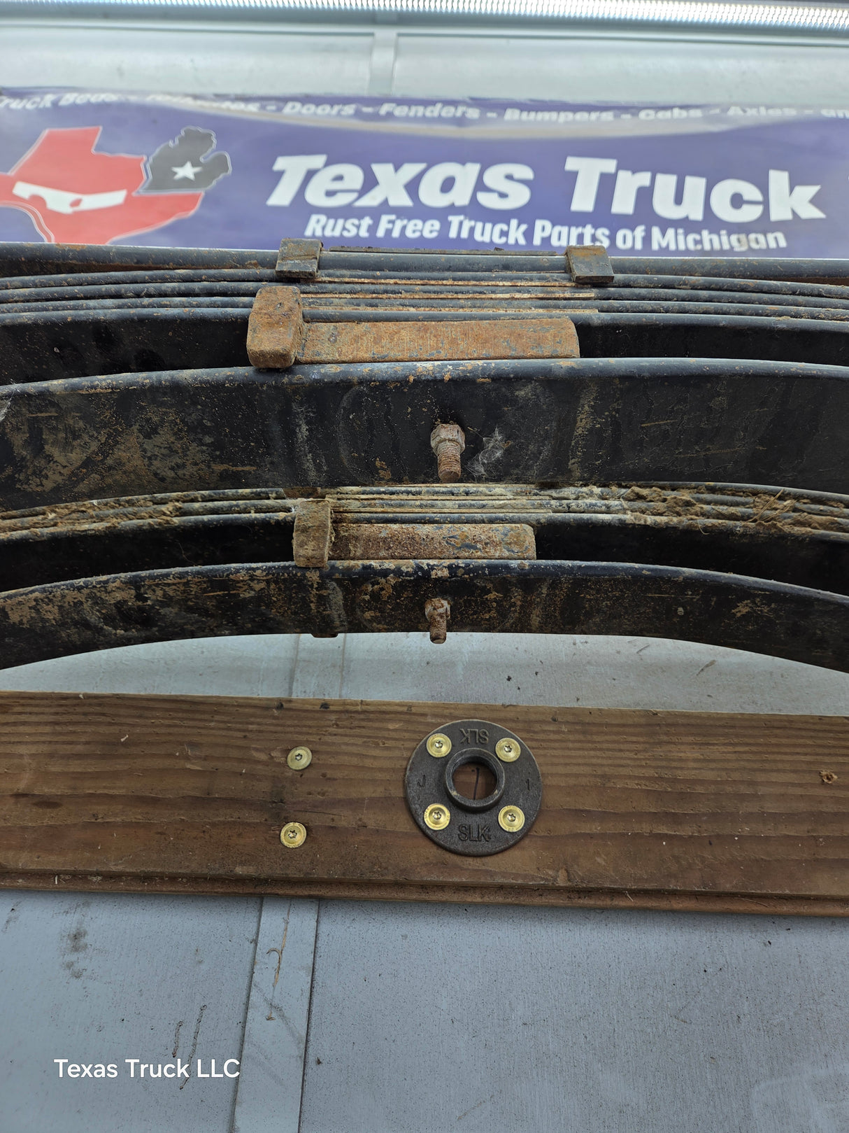 1999-2007 Ford F250 F350 Super Duty Rear Leaf Spring - Pair