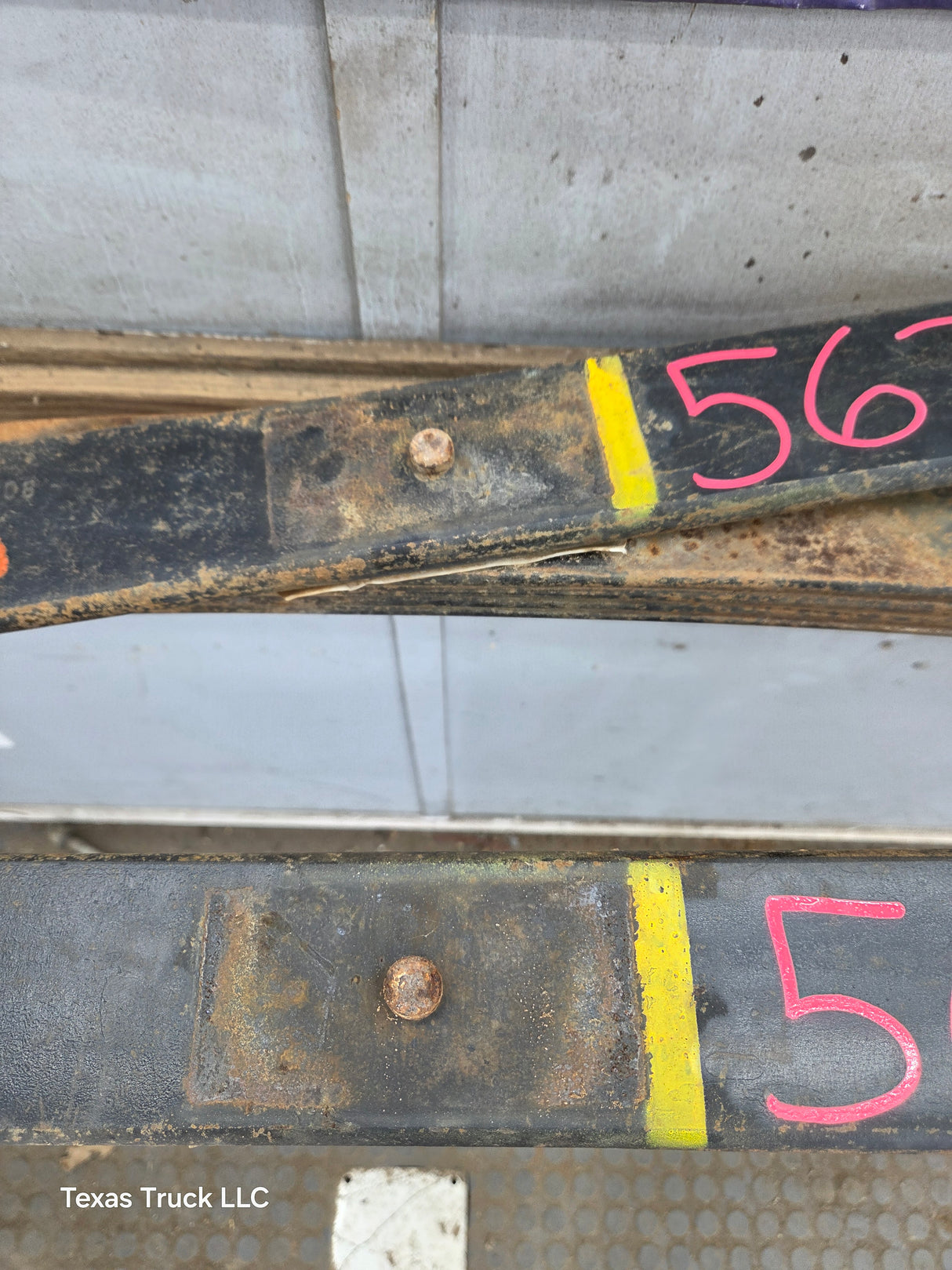 1999-2007 Ford F250 F350 Super Duty Rear Leaf Springs - Pair